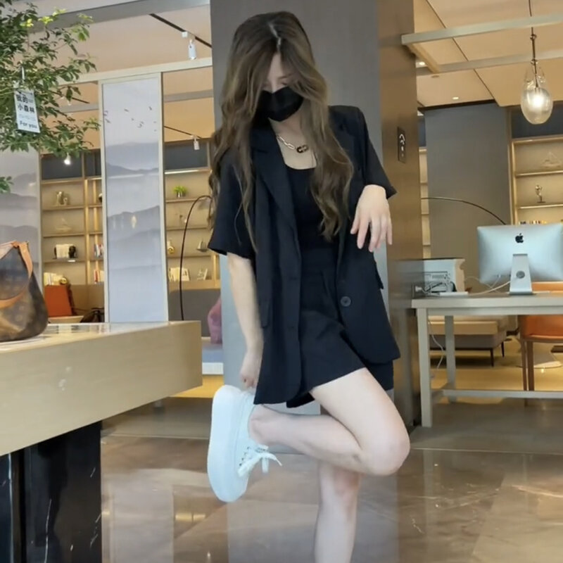 เซ็ตแฟชั่นลำลองสำหรับผู้หญิงชุดสองชิ้นสำหรับฉบับภาษาเกาหลีใหม่ฤดูใบไม้ผลิและฤดูร้อนสลิมมิ่งแบบผ่า