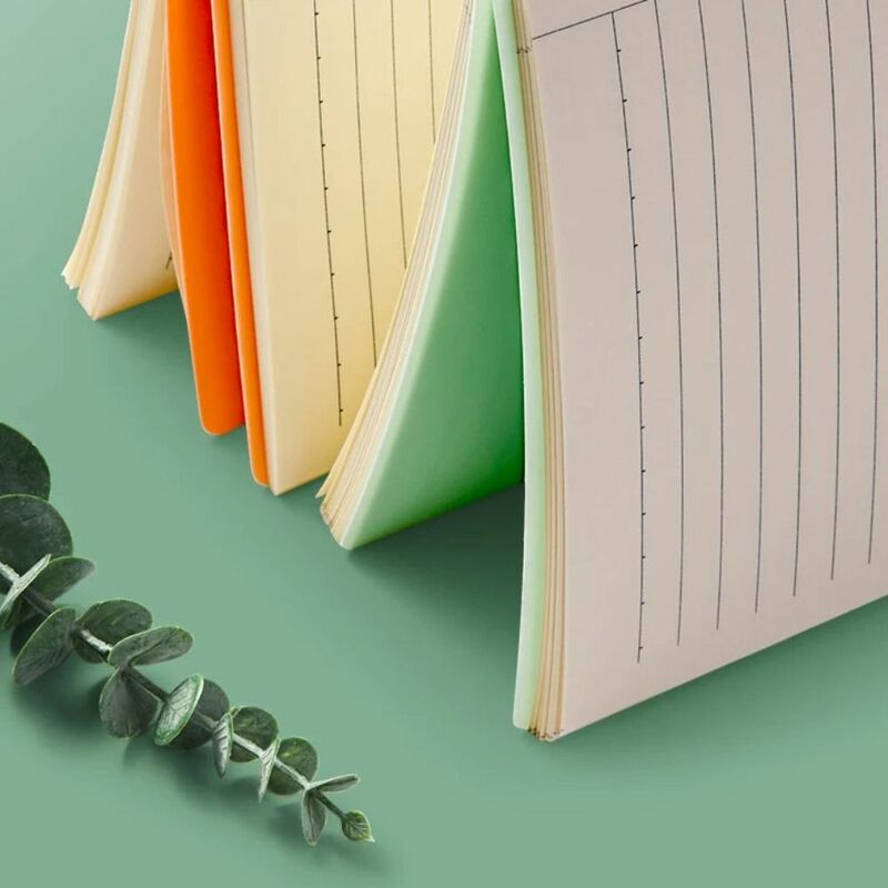 4 buah A4 A5 B5 sampul buku Loose-leaf PP warna-warni baru perlengkapan sekolah kantor alat tulis lucu transparan Notebook daun longgar DIY