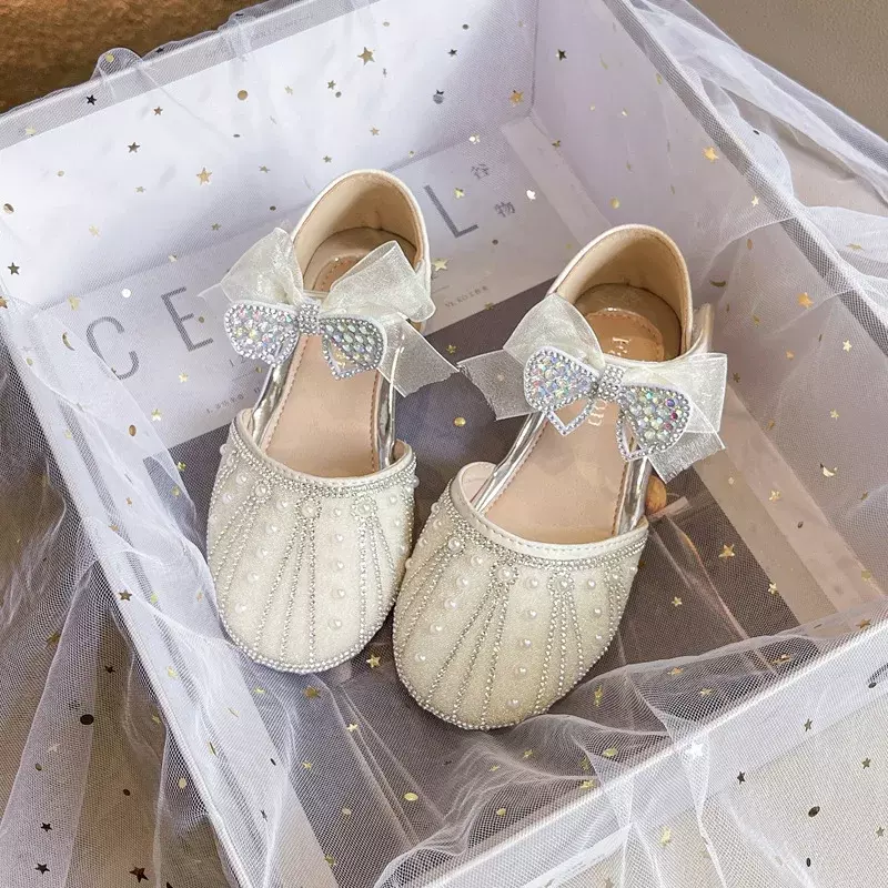 Sandal anak untuk anak perempuan, Gaun kasual putri manis, sandal datar untuk pesta pernikahan modis anak-anak sandal mutiara dasi kupu-kupu musim panas