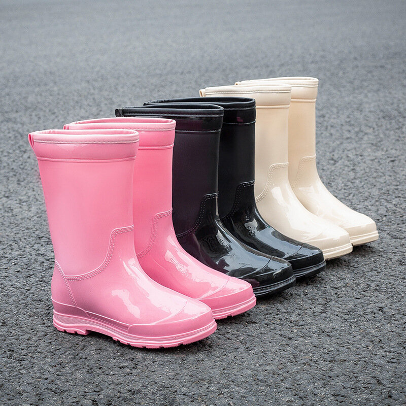 Botas de lluvia impermeables para mujer, zapatos de tubo alto de PVC, antideslizantes, de fondo grueso, a la moda, 35-41