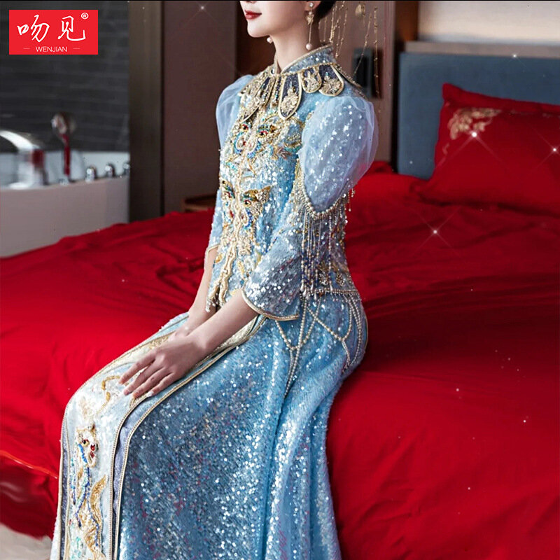 Summe الصينية التقليدية فستان الزفاف الأزرق الترتر اللؤلؤ الكلاسيكية شيونغسام الصين تشيباو