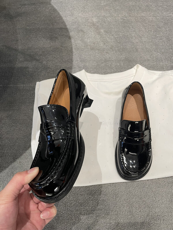 Zapatos pequeños de cuero genuino para mujer, mocasines de tacón de gatito de estilo británico, con moteado poco profundo, zapatos individuales para perezosos