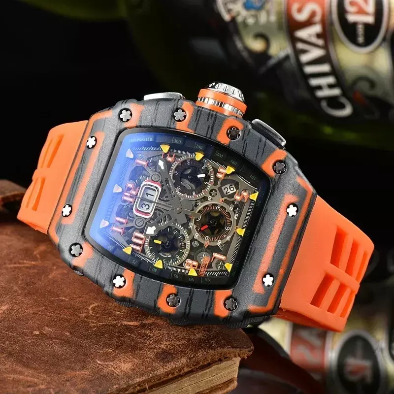 Jam tangan pria grafiti mewah terbaik jam tangan pasangan bermotif serat karbon 6-pin berjalan detik jam tangan bentuk barel anggur RM