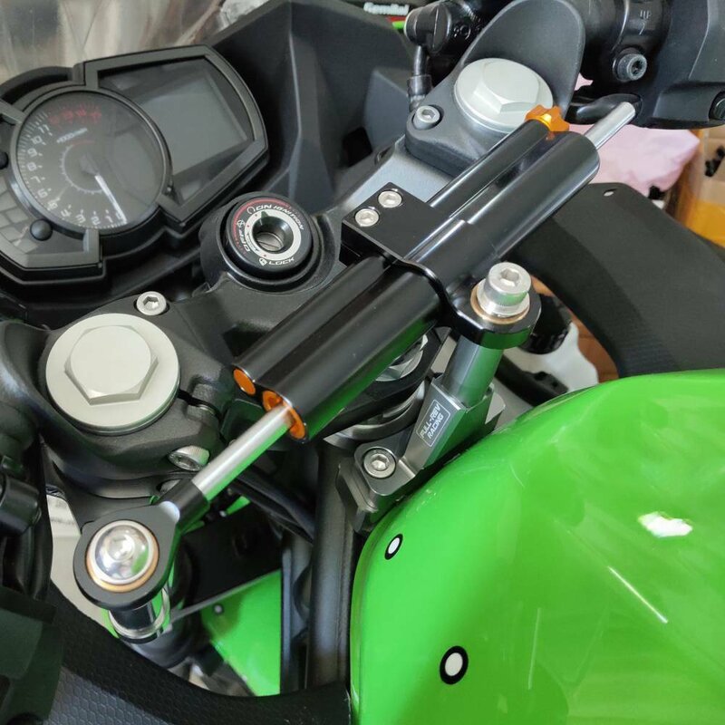 Estabilizador de dirección ajustable de aluminio CNC para motocicleta, soporte de montaje de amortiguador de dirección para Kawasaki Ninja