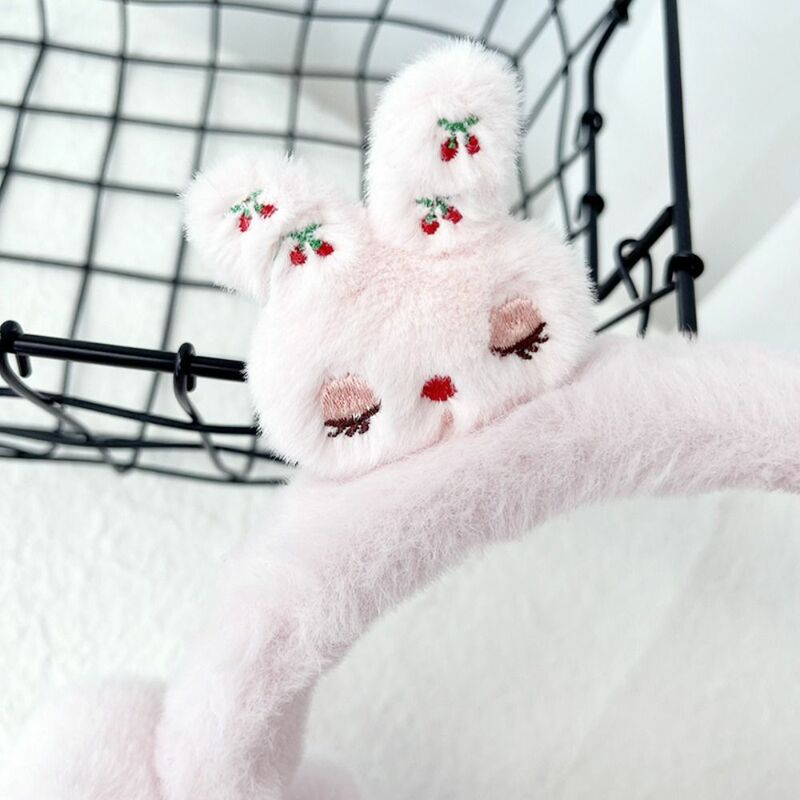 Зимние теплые движущиеся наушники, забавные игрушки, головные уборы, наушники, шапка-ушанка с животными, милые наушники в форме кролика