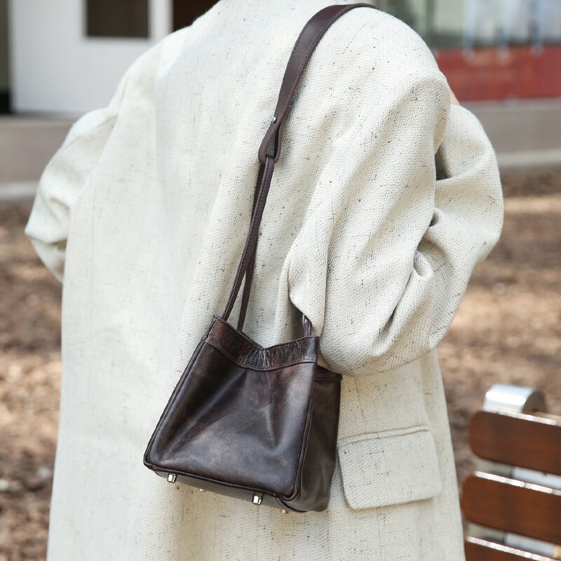 Bolsa de couro para mulheres, bolsa artesanal feminina retrô, estilo normal antigo, bolsa de balde de asa, bolsa de ombro transversal