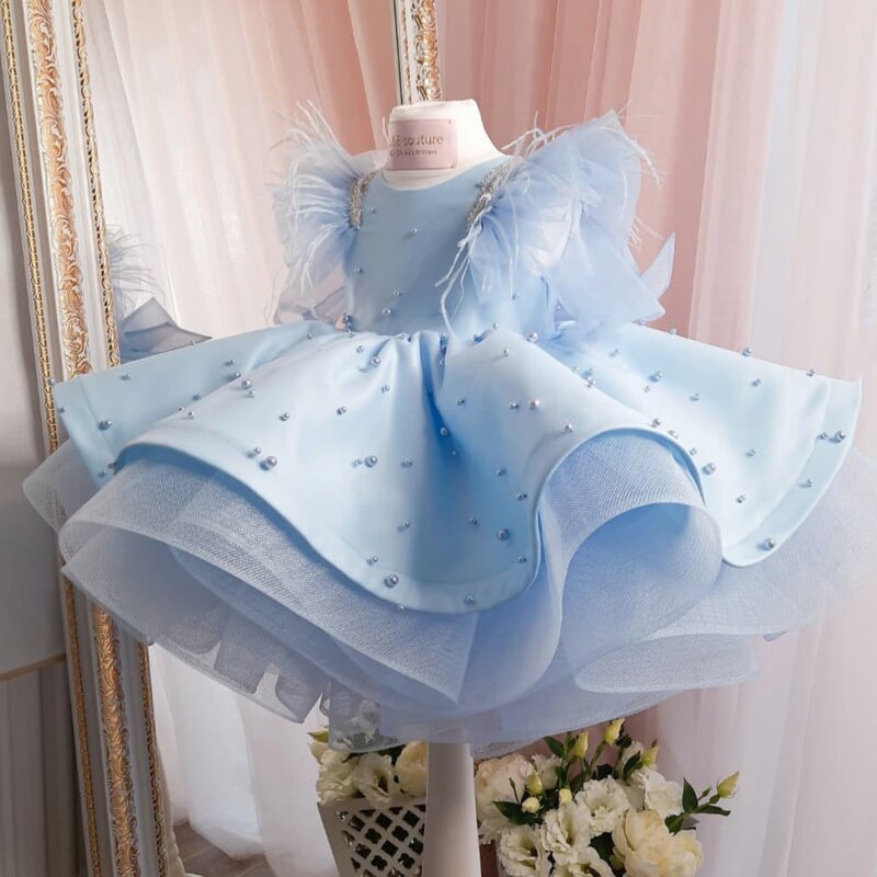 Śliczny kwiat malucha sukienki dla dziewczynek satynowe perły kokardka z piór ślubna suknia na przyjęcie urodzinowe tiulowa z falbanami koralikami księżniczka sukienka