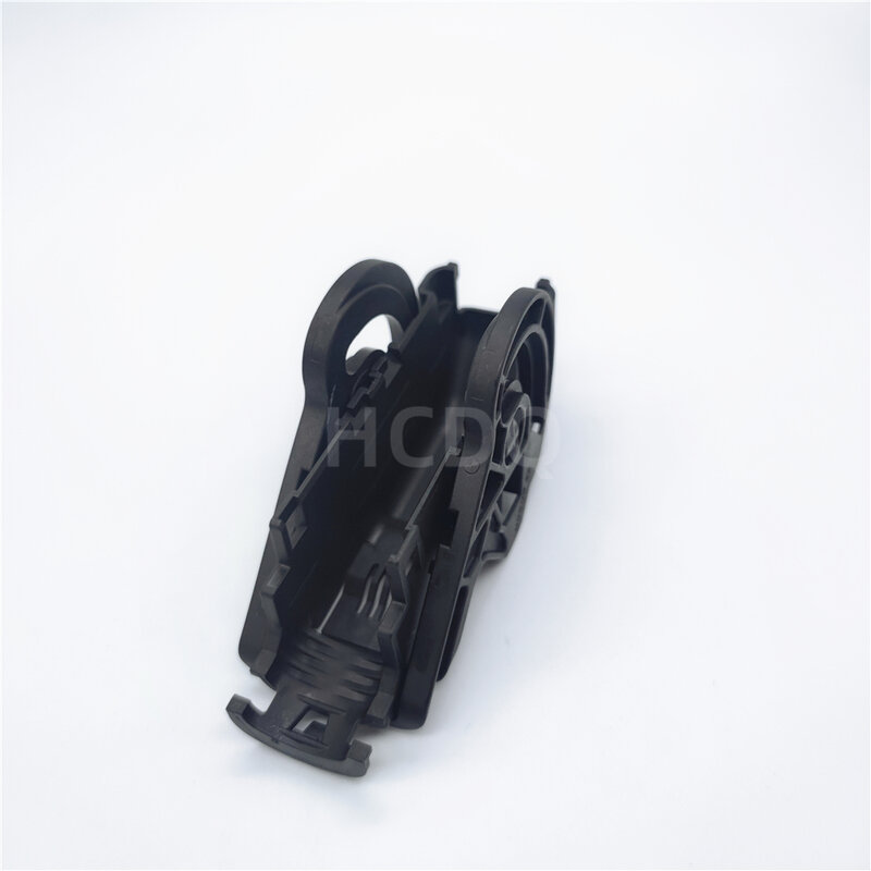 10 PCS Supply 1928405328 original and genuine automobile harness connector Housing parts