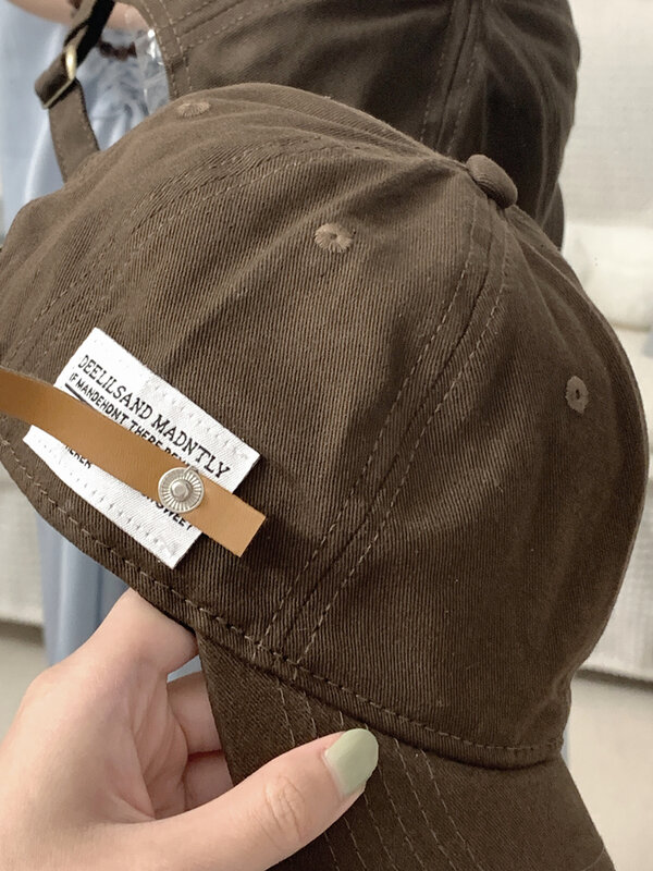 Original Retro All-Match English Small Leather Tag Peaked Cap Women's Casual Baseball Cap Men's Soft Top Simple Brown Hat