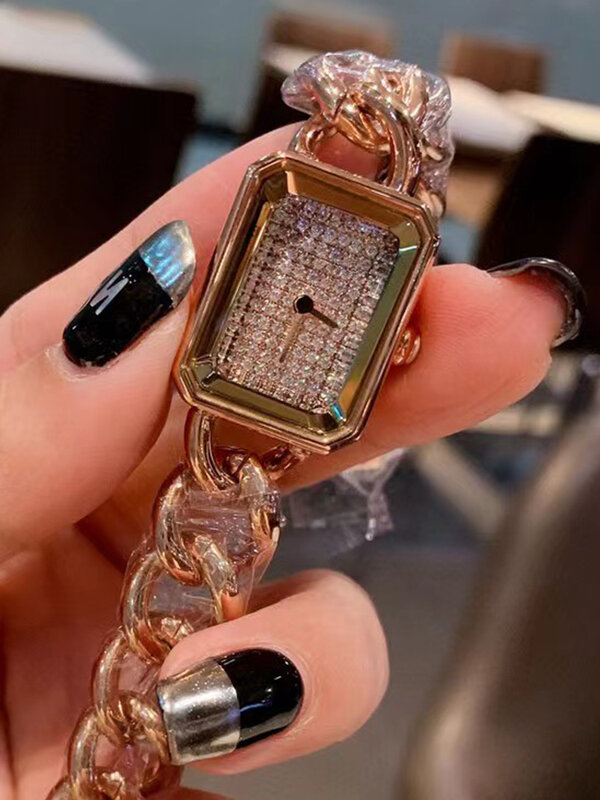 ساعة كوارتز نسائية مربعة الشكل ، مرصعة بقرص ماسي ، حزام سلسلة فولاذية ، مصمم أزياء جديد ، فاخر ،