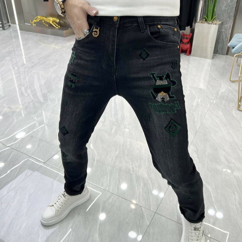 Fashionable Luxury New Designer Slim Jeans for Men Hot Drill Spring Autumn with Casual Denim and Heavy-duty Printing Trousers