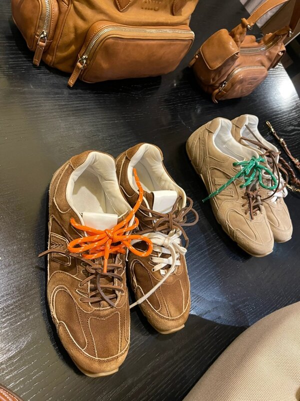 Zapatos de entrenamiento alemanes desgastados de punta redonda para mujer, zapatillas versátiles de moda, informales, Forrest Gump, estilo retro, novedad de 2024