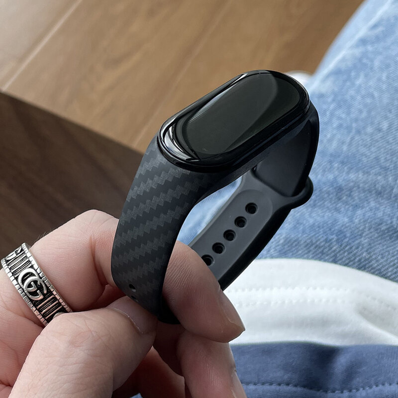 Correa de fibra de carbono para Xiaomi Mi Band 7, pulsera de silicona con nfc para reloj inteligente Mi Band 5, 4, 5, 3, 6, accesorios
