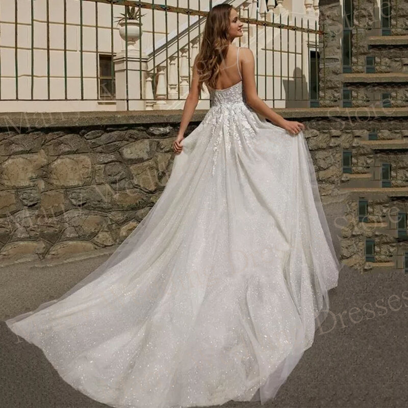 Vestidos de novia de línea A con escote Corazón, Apliques de encaje, tirantes finos, abertura lateral alta, sin espalda