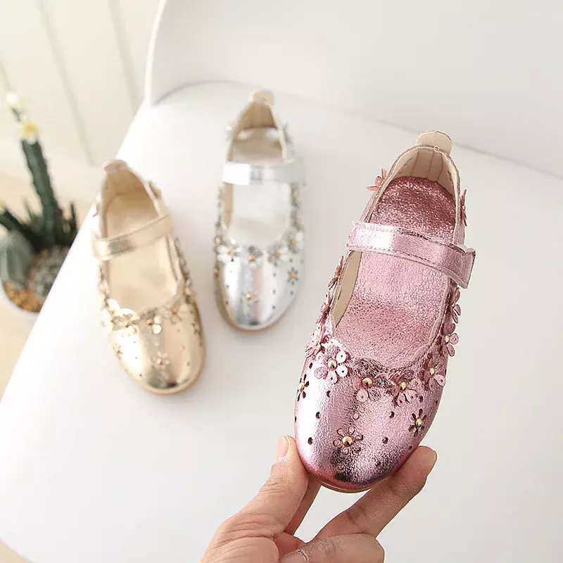 Новинка, детская белая Свадебная обувь для маленьких девочек, кожаная обувь с мягкой подошвой, туфли для девочек с цветами, A966