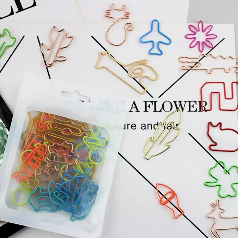 30pcs/bag Paperclips Animal Paper Clips Fruit Animal Style Metal Paper Clips for Staff Students Stationery Paperclips