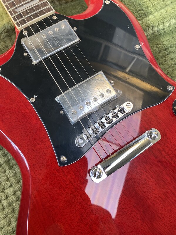 Classic SGG high-quality electric guitar, red lacquer, HH pickups, silver jewelry, one-piece body, free shipping in stock