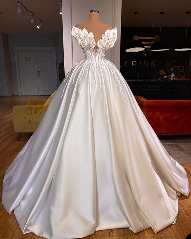 Designer Pearls Satin Ball Gown Wedding Dress Luxury 3D Flower Sleeveless Bridal Gown Custom Made Lace Up Back Robes De Mariée