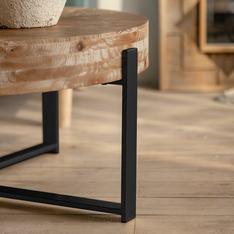 طاولة قهوة مستديرة كلاسيكية عصرية بأرجل سوداء ، قاعدة خشب تنوب متقاطعة ، من الأعلى بأرجل سوداء ، من من من خشب التنوب