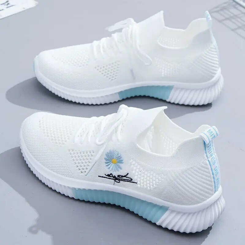 Zapatillas deportivas de tacón bajo para mujer, calzado ligero de malla transpirable con suela suave y duradera para caminar, novedad de 2023