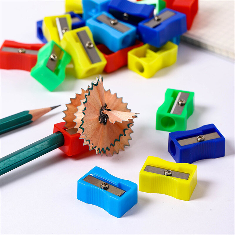 휴대용 미니 단일 구멍 플라스틱 연필 숫돌, 수동 연필 숫돌, 학생 문구류, 학용품, 무작위 색상