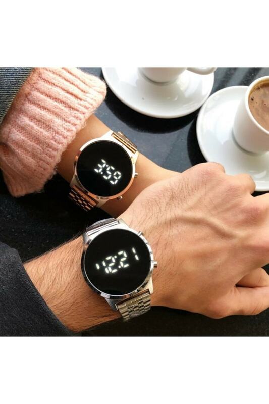 Paire de montres-bracelets numériques