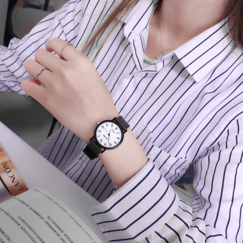 YIKAZE jam tangan wanita sederhana hitam putih jam tangan kuarsa wanita tali silikon jam tangan Dial besar wanita minimalis Jam desain