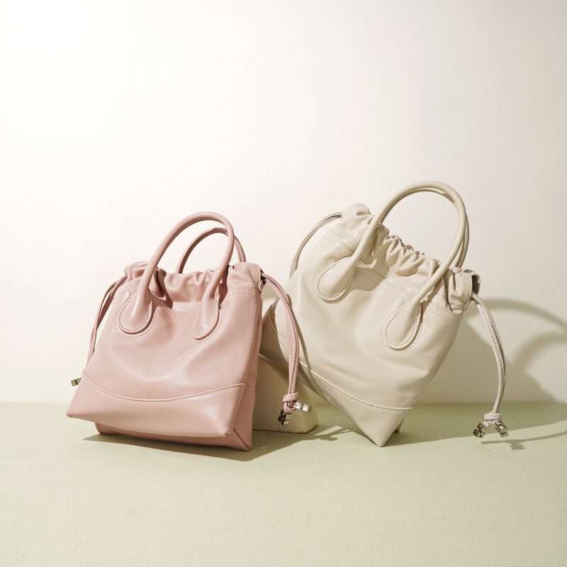 Damskie torba z prawdziwej skóry przepasana casualowe małe torby listonoszki damskie 2024 nowe luksusowe dziewczęce torebki ze sznurkiem