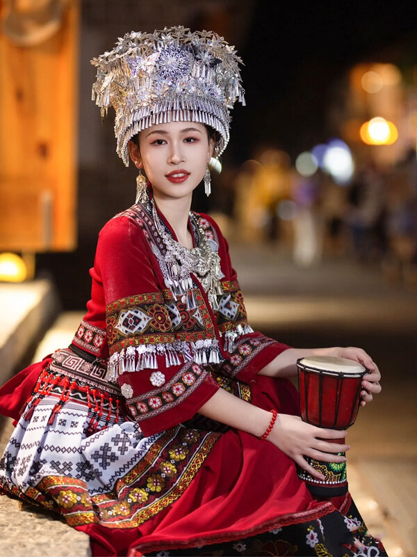 Etnische Minderheid Miao Kostuum Reisfotografie Tujia Podium Nieuw