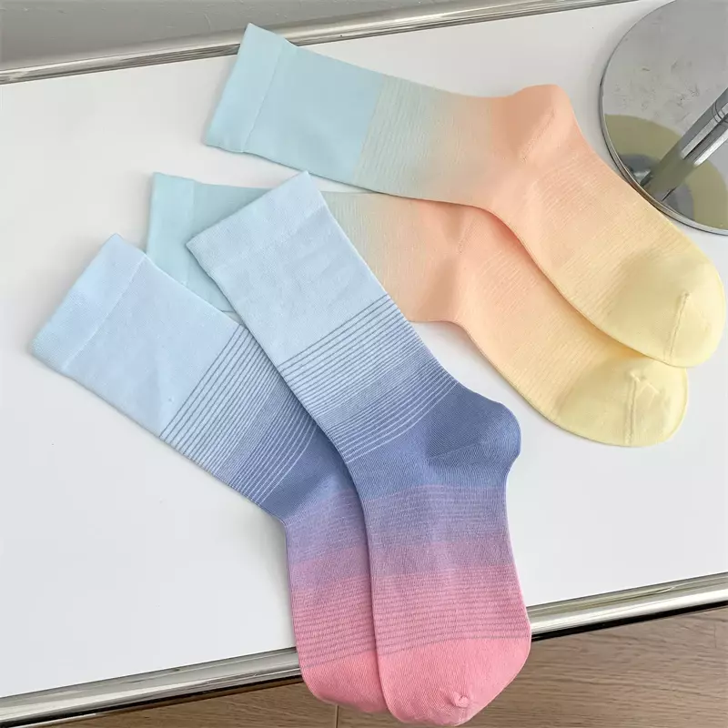 5 paare/los Frau Socken koreanischen Stil neue gemischte Farbe lässig Lady Crew Socken Multi pack gestreifte Neuheit Socken täglichen Trend kreativ