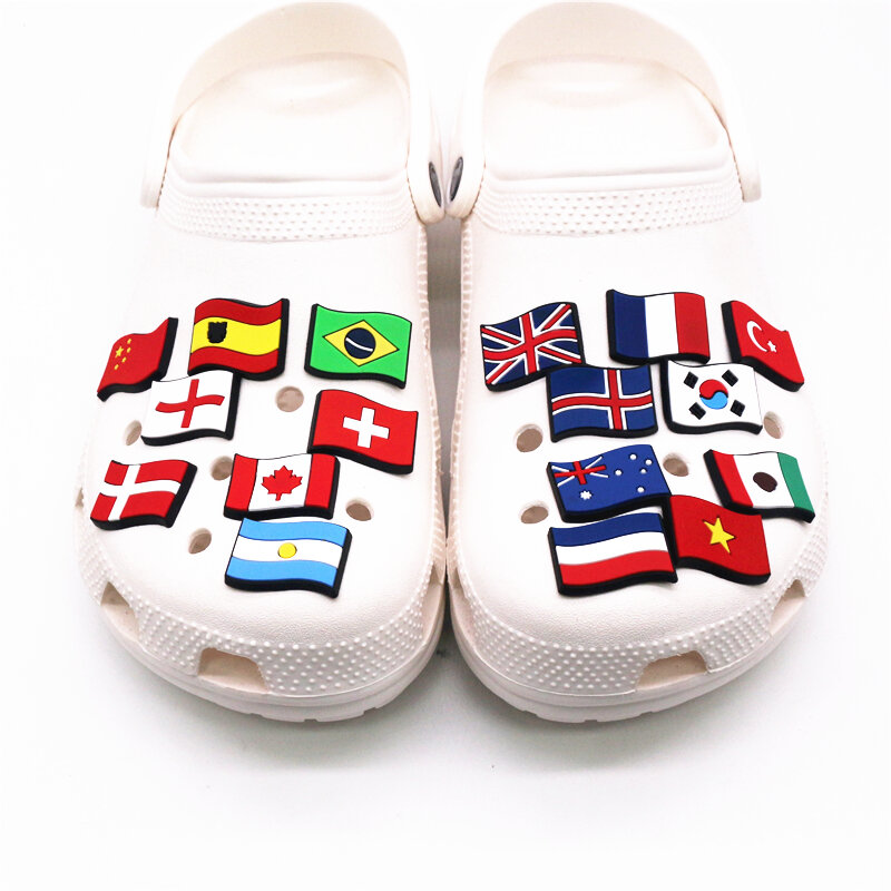 Pojedyncza wyprzedaż 1 szt. Flagi narodowe wisiorki akcesoria do butów rysunkowa flaga ozdoby do butów na prezenty świąteczne dla dzieci