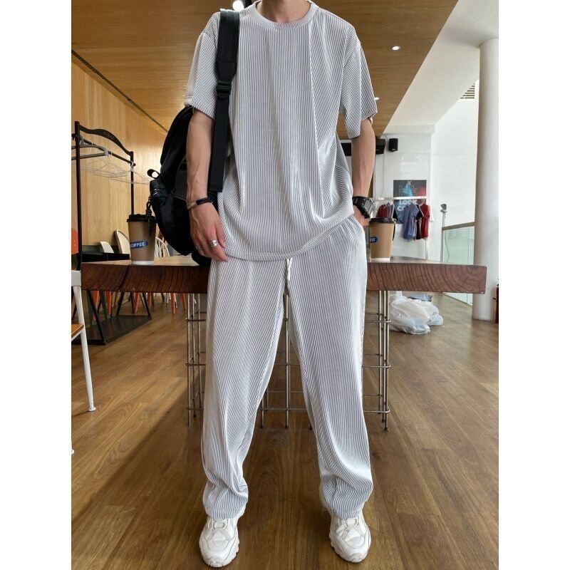 Summer Men's Loose Ice Sports Tracksuits Fashion Casual Short Sleeve T-shirt  And Pants Two-piece Sets Men Clothes Suit