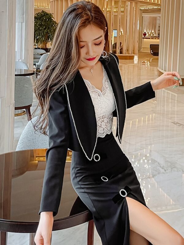 Short Coat 2024 Spring and Autumn New Fashion Slim Fit with Diamond Inlaid Cardigan Top