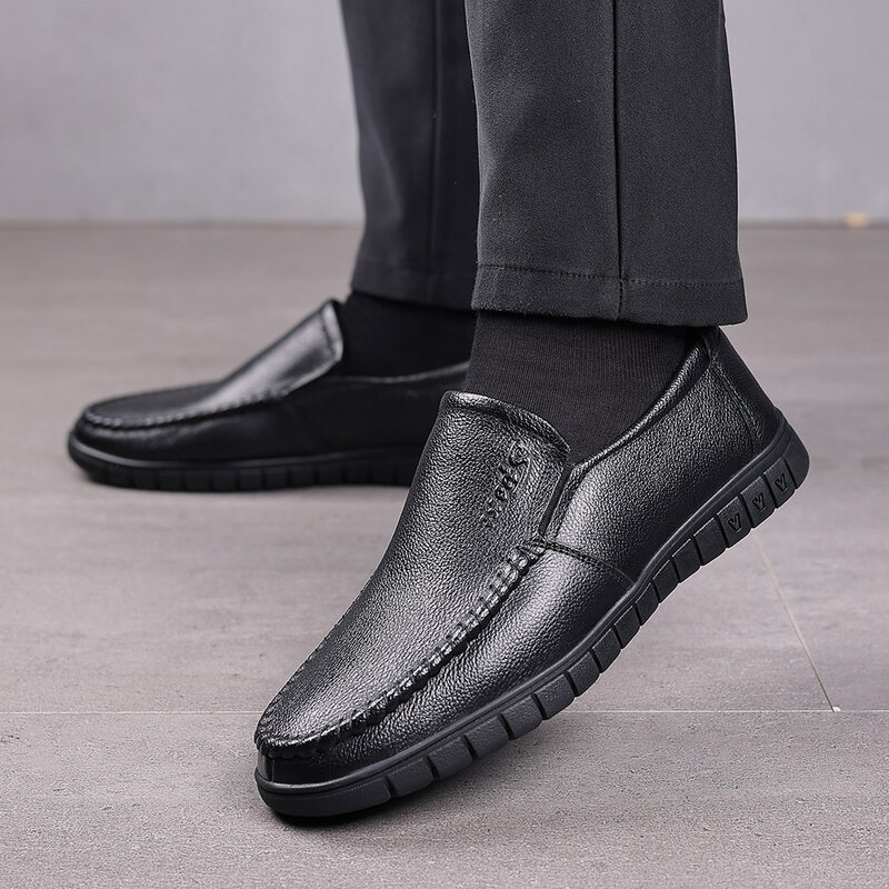 Sapatos de couro macio Mcrofiber masculino, sapatos de negócios britânicos de qualidade, sapatos antiderrapantes, tamanho 38-48, outono, 2024