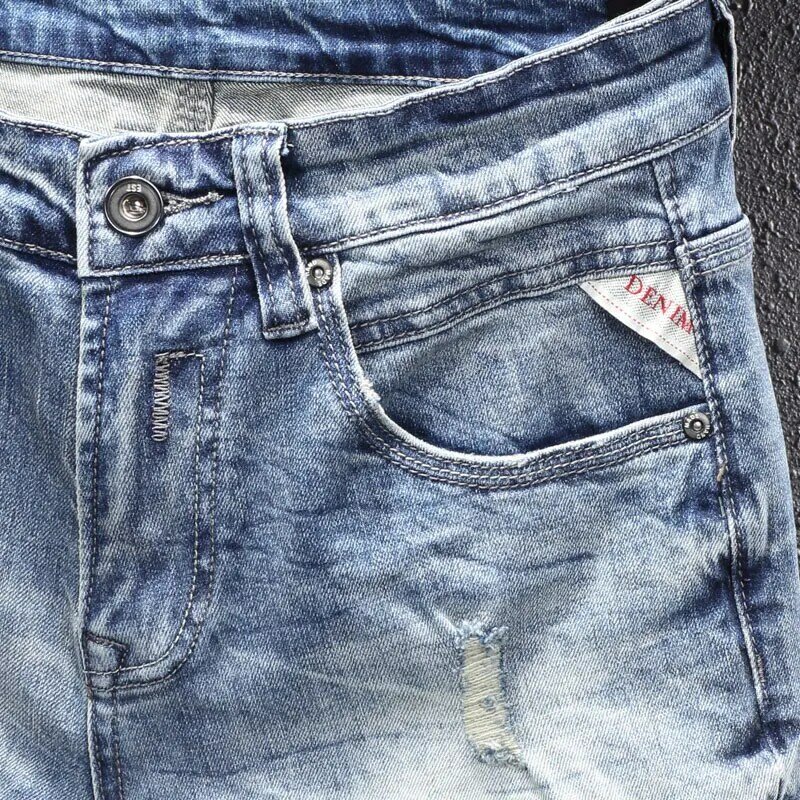 Pantalones vaqueros de diseño de moda para Hombre, Jeans Retro azul claro, elásticos, ajustados, rasgados, informales, Vintage