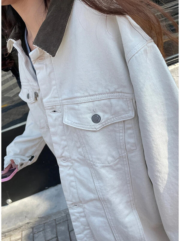 Женская джинсовая куртка с отложным воротником, с карманами