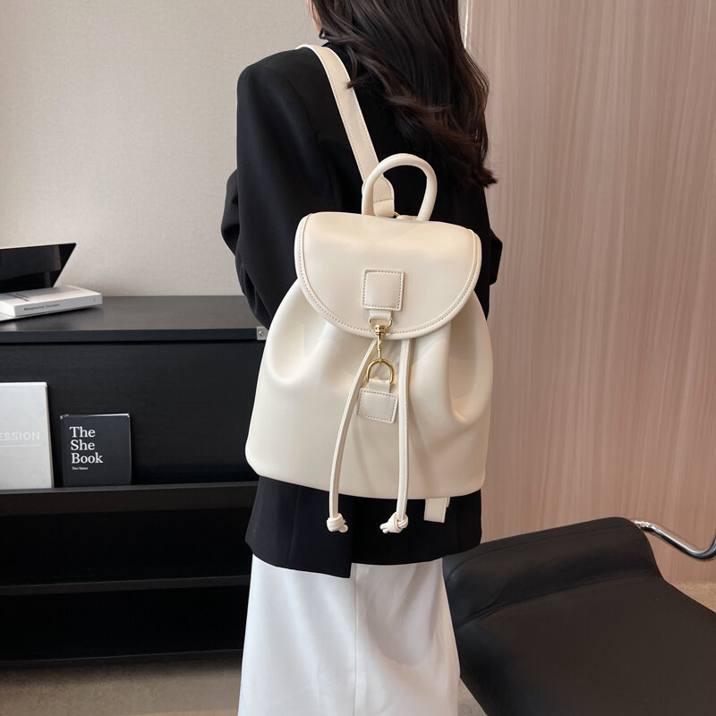 Tas ransel kulit PU asli wanita, tas ransel perjalanan tali serut polos, kapasitas besar gaya Korea