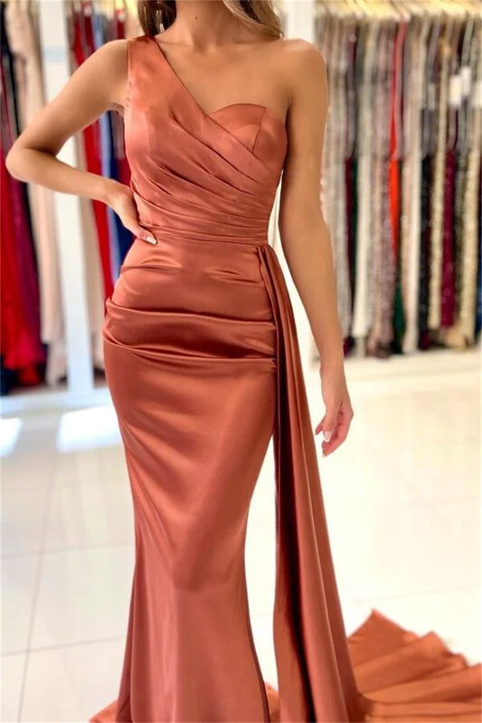 2024 damska satynowa suknie dla druhen o kroju syreny na jedno ramię bez pleców plisowana bez rękawów z długim marszczonym formalne suknie balowe