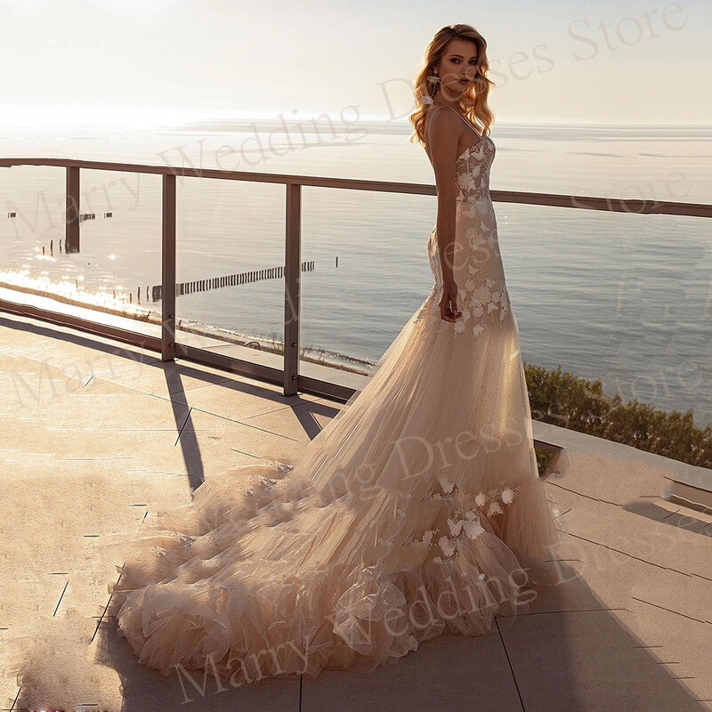 Latest Elegant Mermaid Exquisite Wedding Dresses Spaghetti Straps Lace Appliques Bride Gowns Sexy Backless Sleeveless For Women