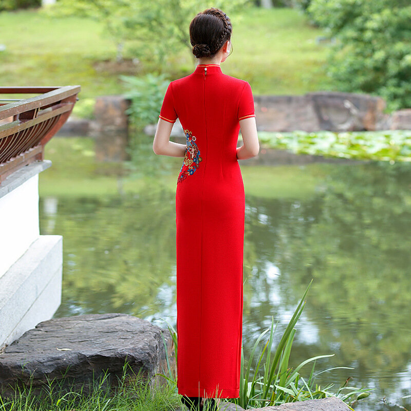 女性のための赤い刺繍されたチャイナドレス、中国のqiPooガウン、イブニングパーティードレス、ロングドレス、ハイスプリット、サテン、ブライダルウェディング、プラスサイズ、5xl