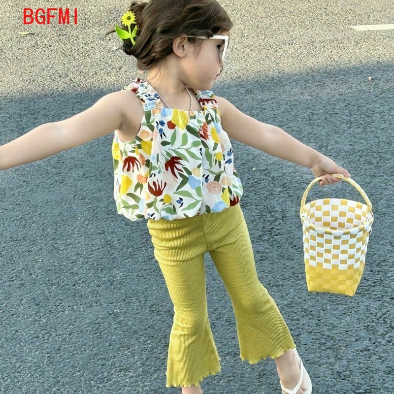 Женская летняя рубашка без рукавов, Корейская версия, Цветочная модель 2024, новая модная майка, расклешенные брюки для девочек, комплект из двух предметов