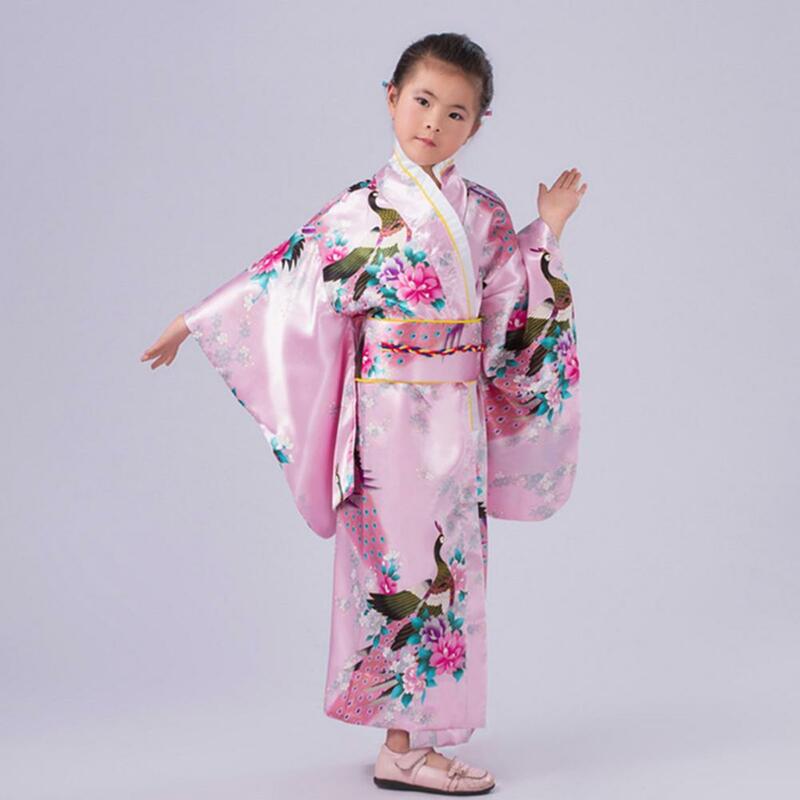 Mädchen traditionelle Kimono Pyjama Blumen Pfau Druck Kimono Robe einfach zu tragen Bademantel Mädchen seidige Satin Roben Nachtwäsche