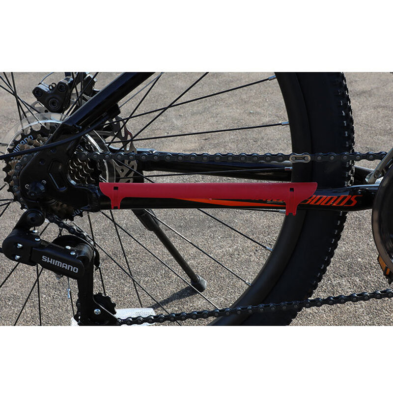 Road bike chain rear fork guard, easy to install with locking straps, reusable and environmentally friendly, red