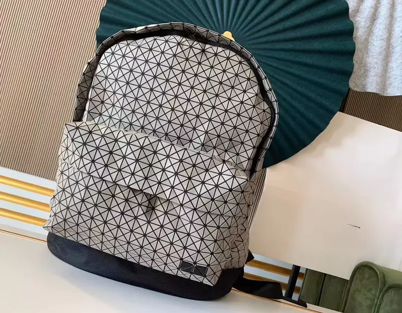 Японский популярный повседневный рюкзак унисекс, изготовлен из оригинального легкого силиконового материала, удобный и дышащий,