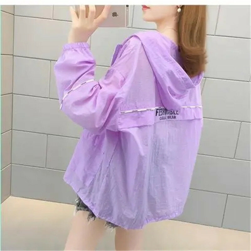 เสื้อแจ็คเก็ตมีฮู้ดทรงหลวมมีกระเป๋ามีฮู้ดสำหรับผู้หญิง2024เสื้อคลุมบางๆฤดูร้อน MODE Korea ใหม่นักเรียนผู้หญิงเสื้อนอก B299