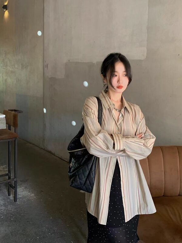 Miiiix kemeja wanita Korea, atasan kasual longgar gaya akademi Korea garis-garis vertikal, produk baru musim semi dan gugur 2024