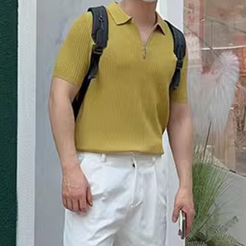 Streetwear kaus Polo rajut pria, atasan Slim Fit bernafas, es sutra rajut musim panas kasual kerah ritsleting warna Solid
