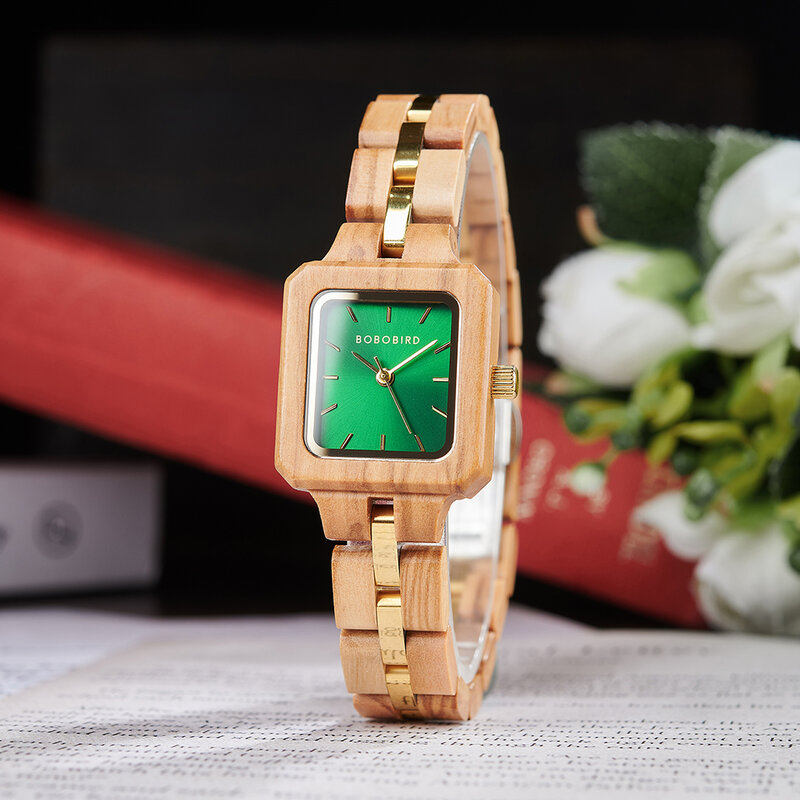 Женские деревянные кварцевые наручные часы с гравировкой изумрудов
