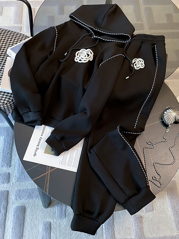 Conjunto de duas peças de treino feminino, capuz e calça casual, terno solto feminino, flor dimensional, preto, moda, outono, 2023