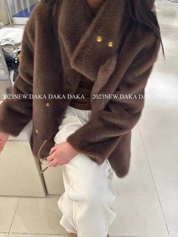 気質Xiaomioxiang fengミンクのフリースと毛皮の統合コート、ダブルブレスト、厚みのある、単色、女性の服